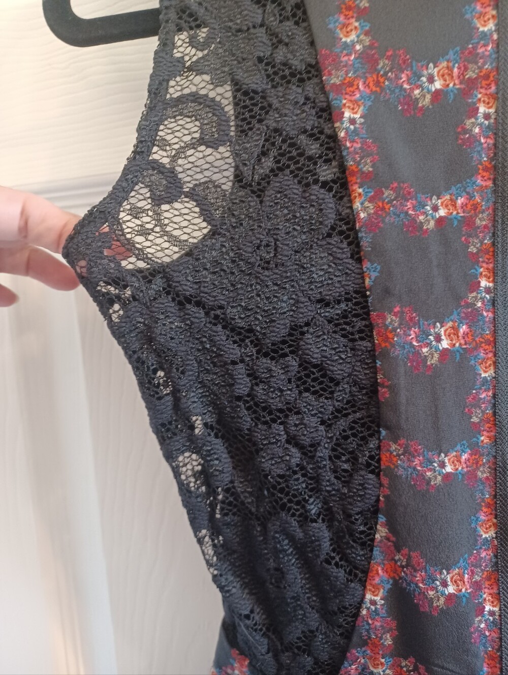 All-Over Floral-Print Black sleeveles MiniDress With Inset-lace Whimsigoth Sz 2